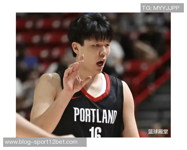 杨瀚森第三节短暂出场两分钟未能触球因掩护犯规被迫下场休息